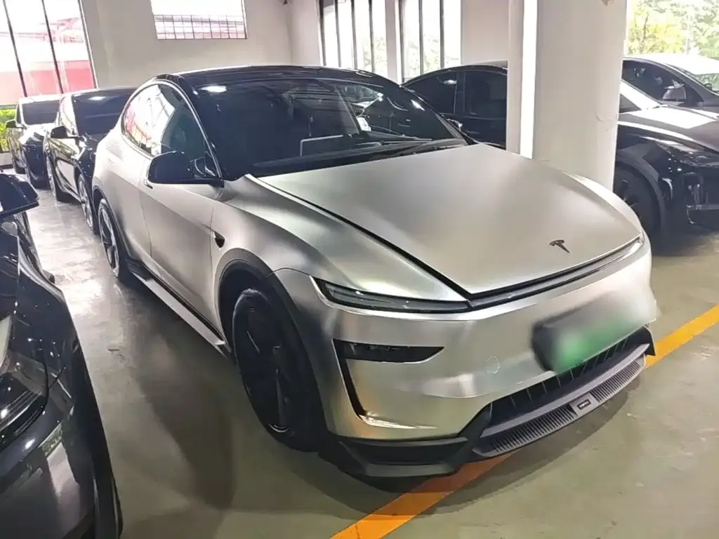 Tesla Model Y — фото 8