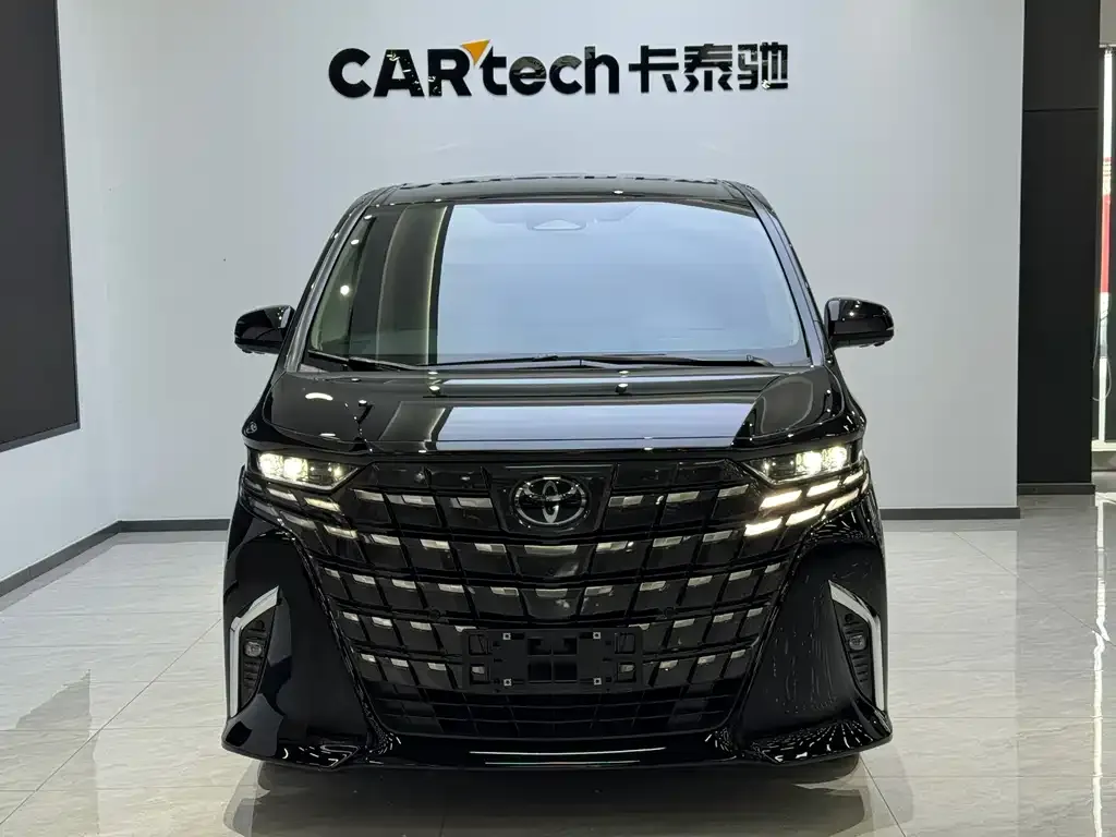 Toyota Alphard — фото 5