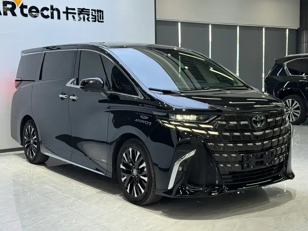Toyota Alphard — фото 7