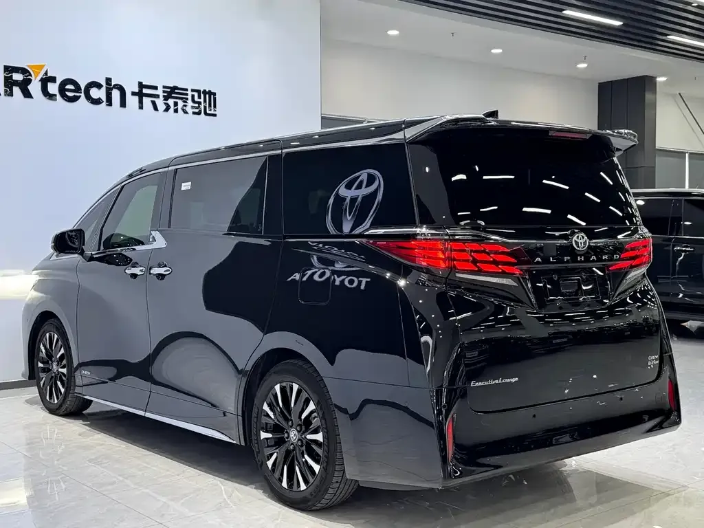Toyota Alphard — фото 6