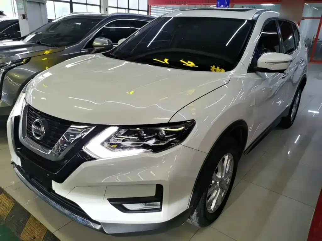 Nissan X-Trail — фото 1