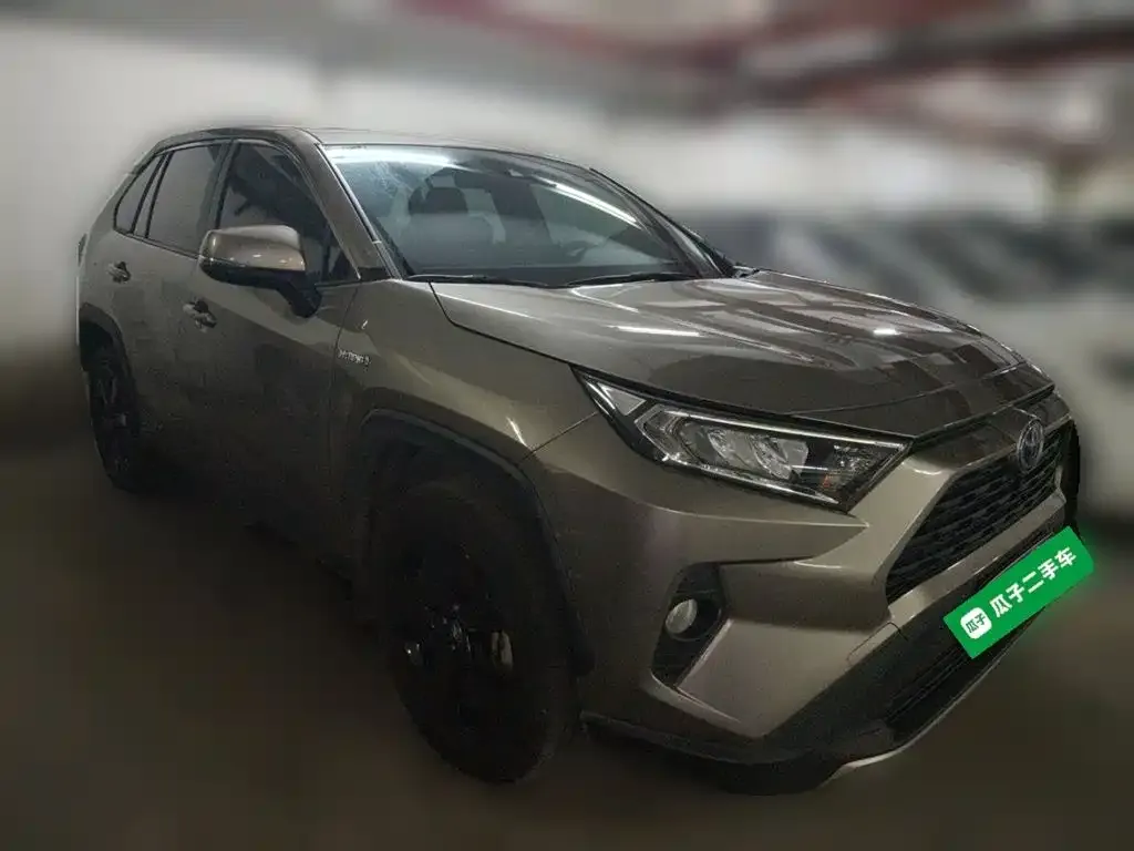 Toyota RAV4 — фото 9