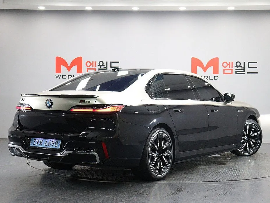 BMW i7 — фото 5