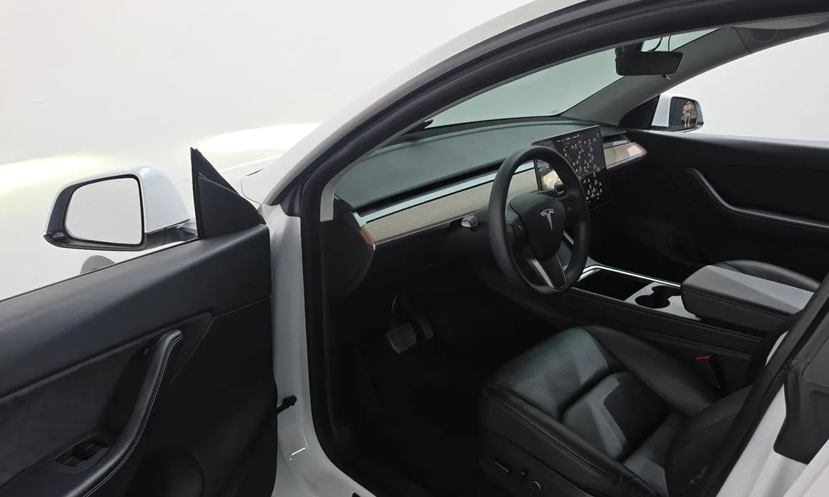 Tesla Model Y — фото 2