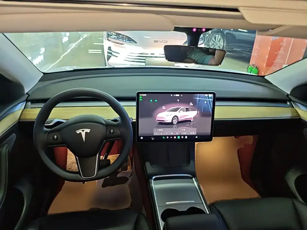 Tesla Model Y — фото 5