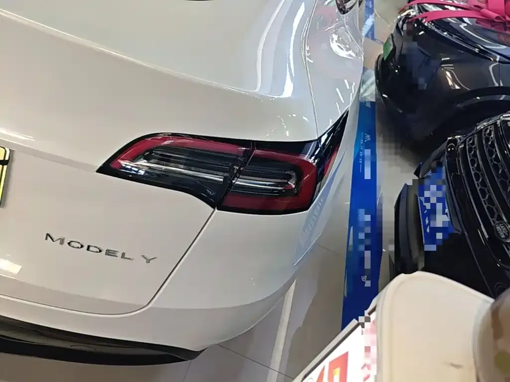 Tesla Model Y — фото 7