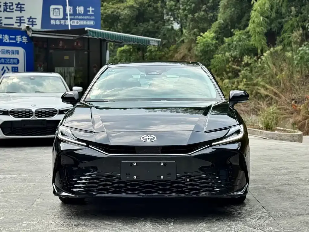 Toyota Camry — фото 4