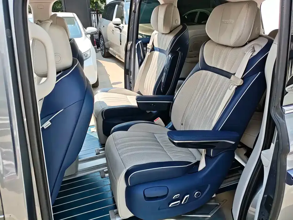 Roewe iMAX8 — фото 8