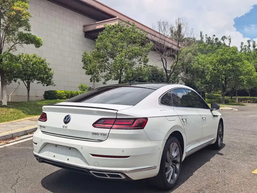 Volkswagen CC — фото 10
