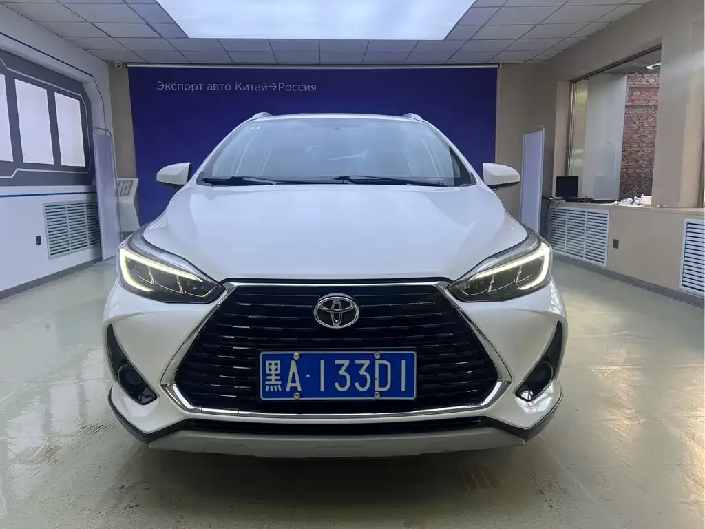 Toyota Yaris L — фото 9