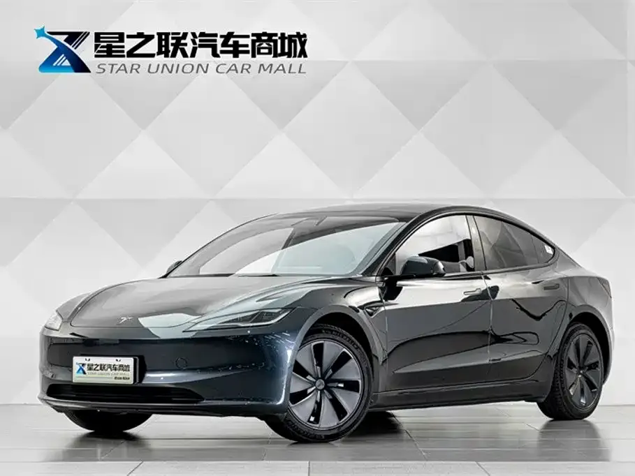Tesla Model 3 — фото 1