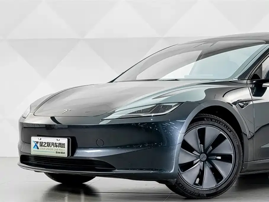Tesla Model 3 — фото 6