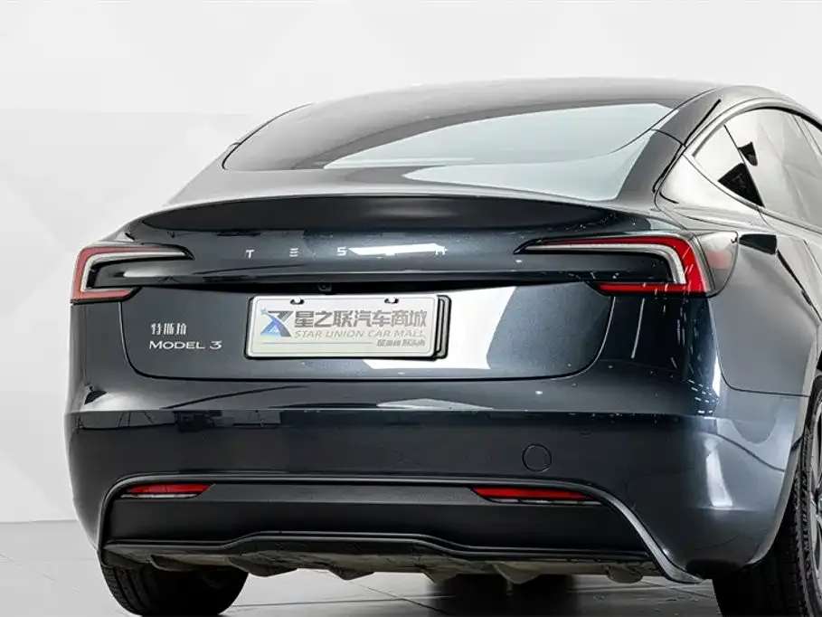 Tesla Model 3 — фото 8