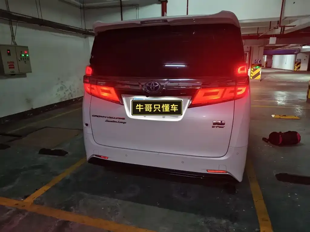 Toyota Vellfire — фото 7