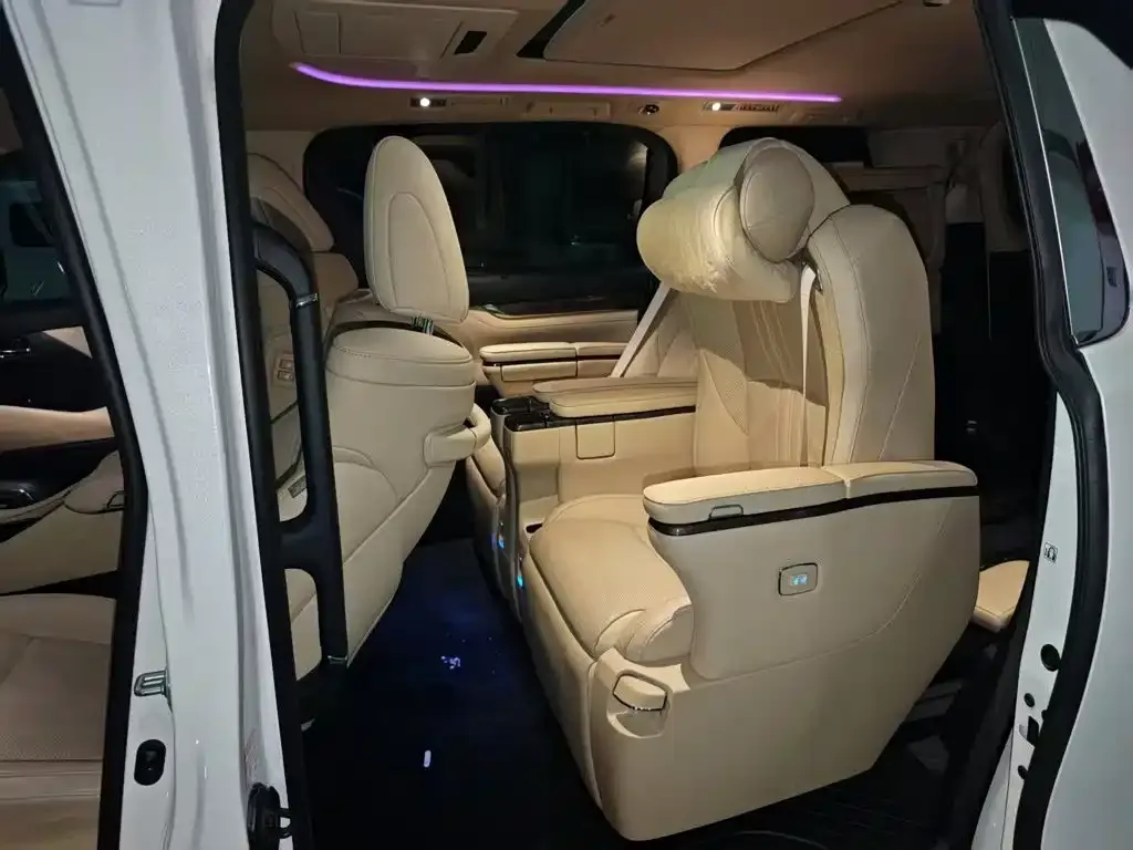 Toyota Vellfire — фото 5