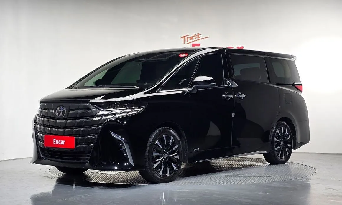 Toyota Alphard — фото 1