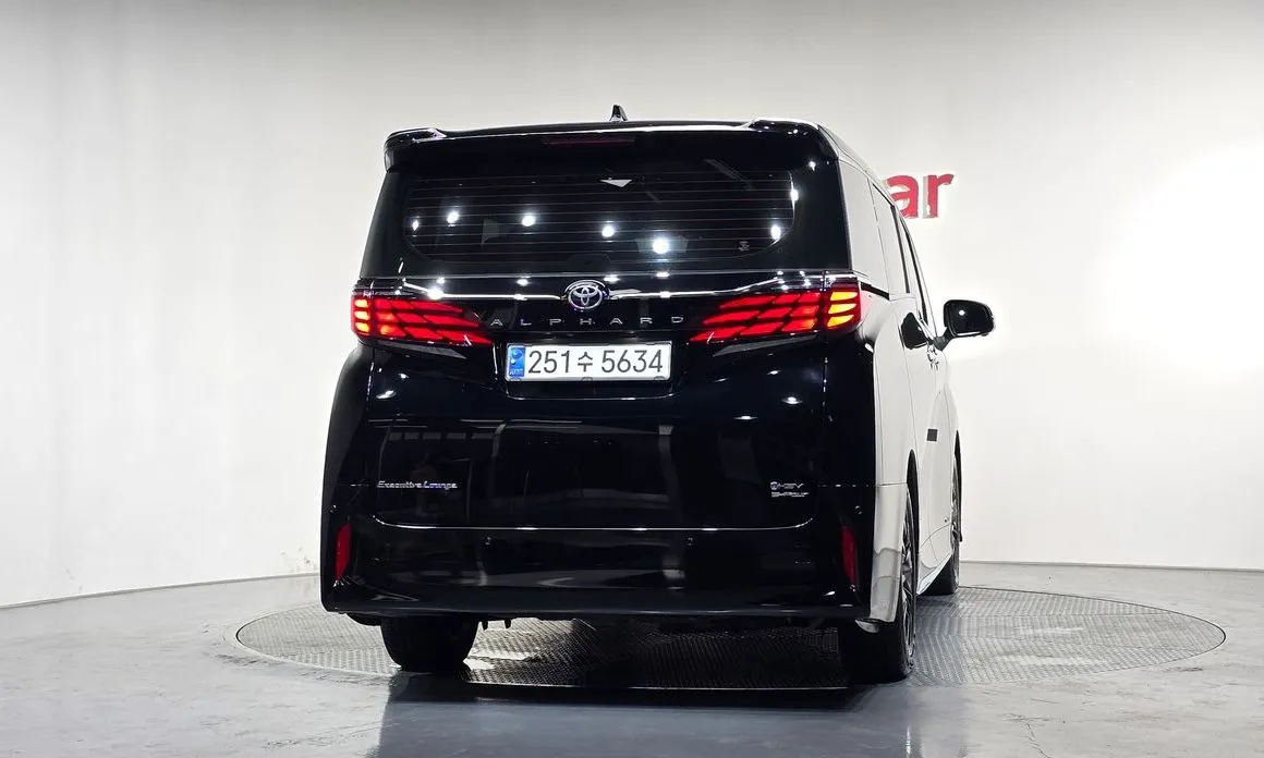 Toyota Alphard — фото 6