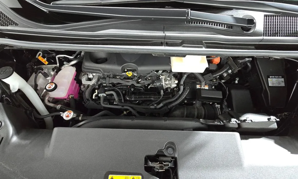 Toyota Alphard — фото 10