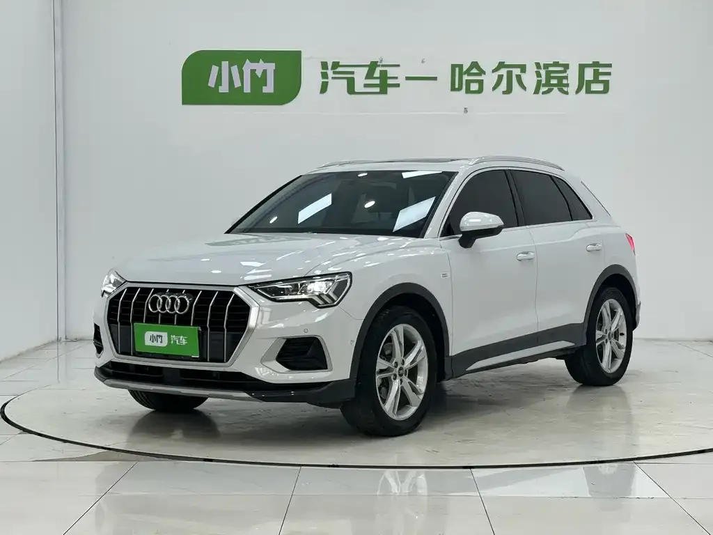 Audi Q3 — фото 1
