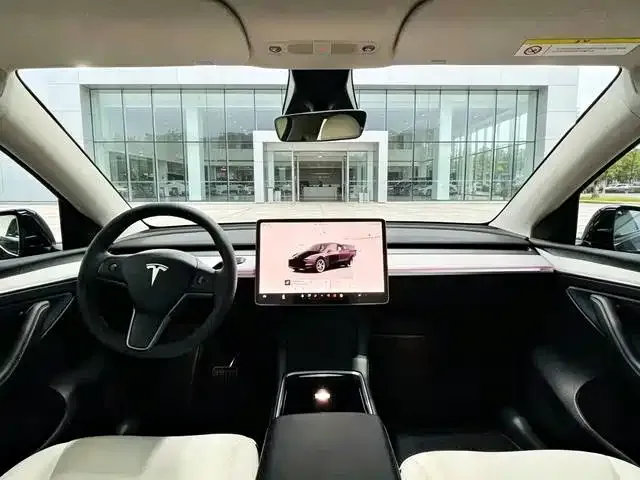 Tesla Model Y — фото 4