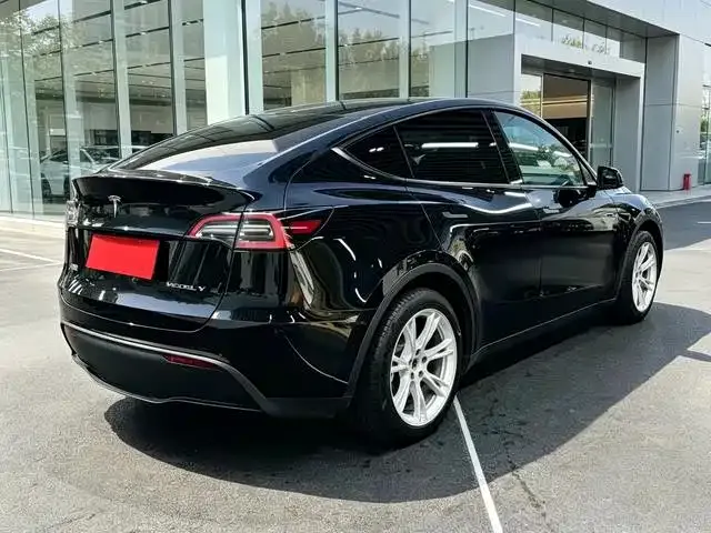Tesla Model Y — фото 6