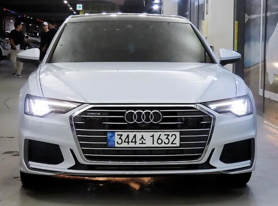 Audi A6 — фото 1