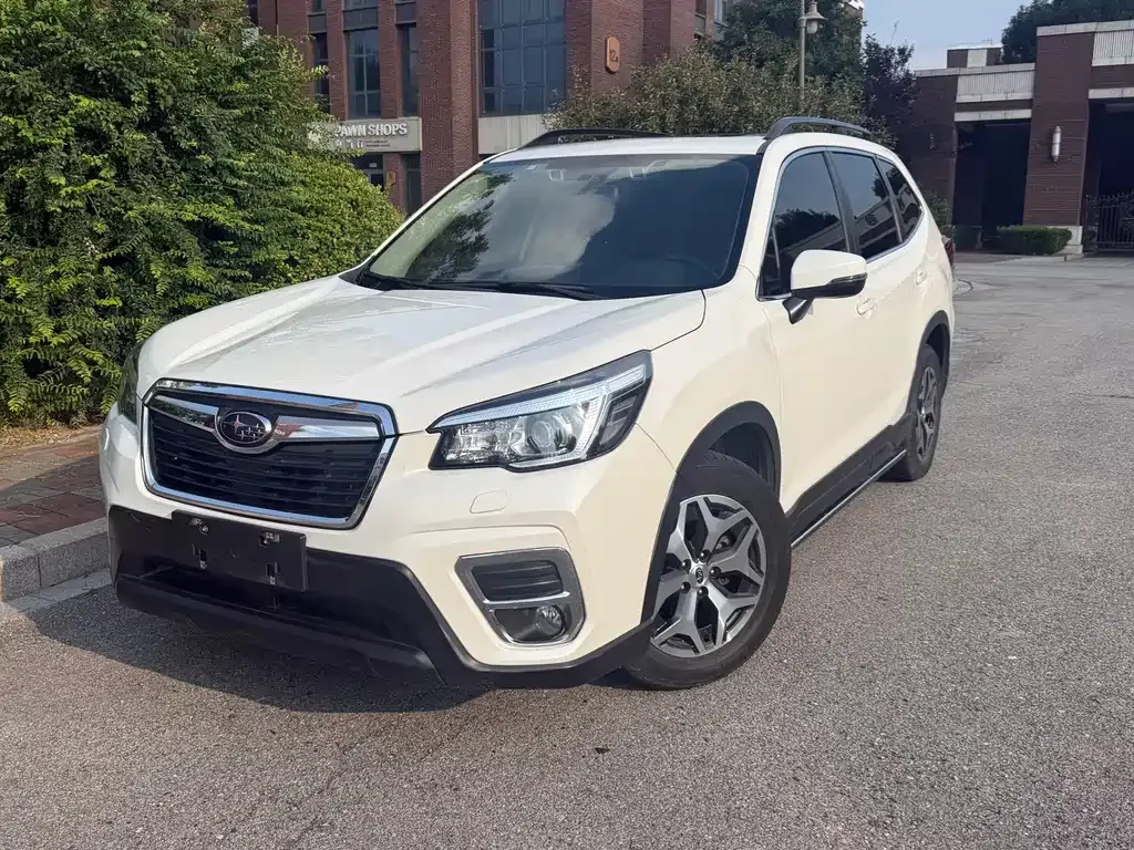 Subaru Forester — фото 1