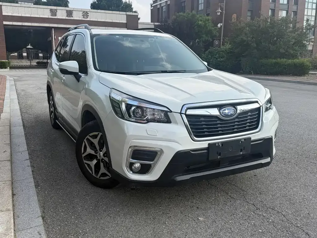 Subaru Forester — фото 6