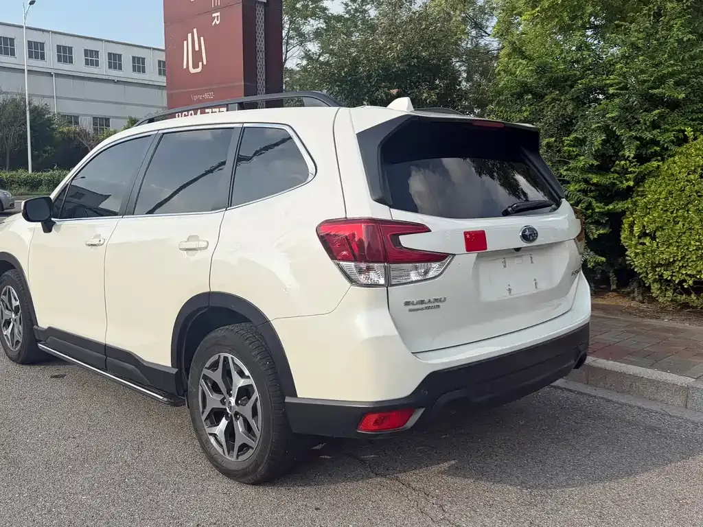 Subaru Forester — фото 9