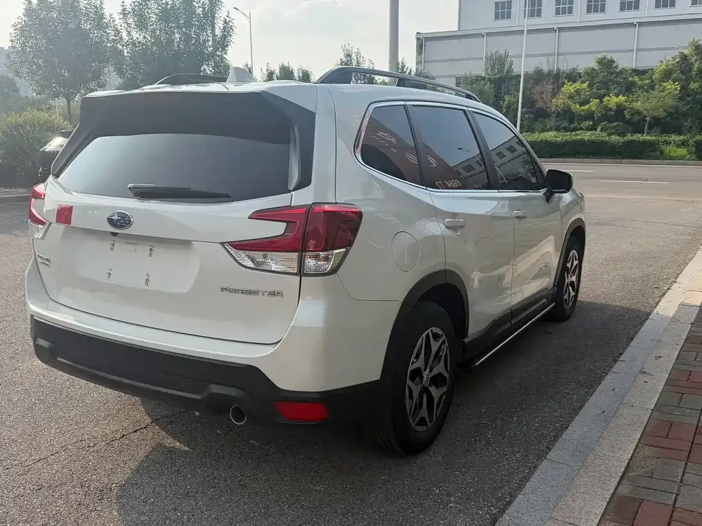 Subaru Forester — фото 5