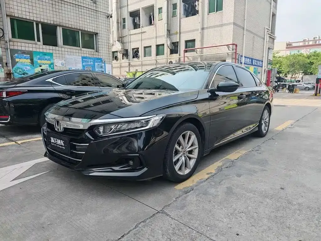 Honda Accord — фото 1