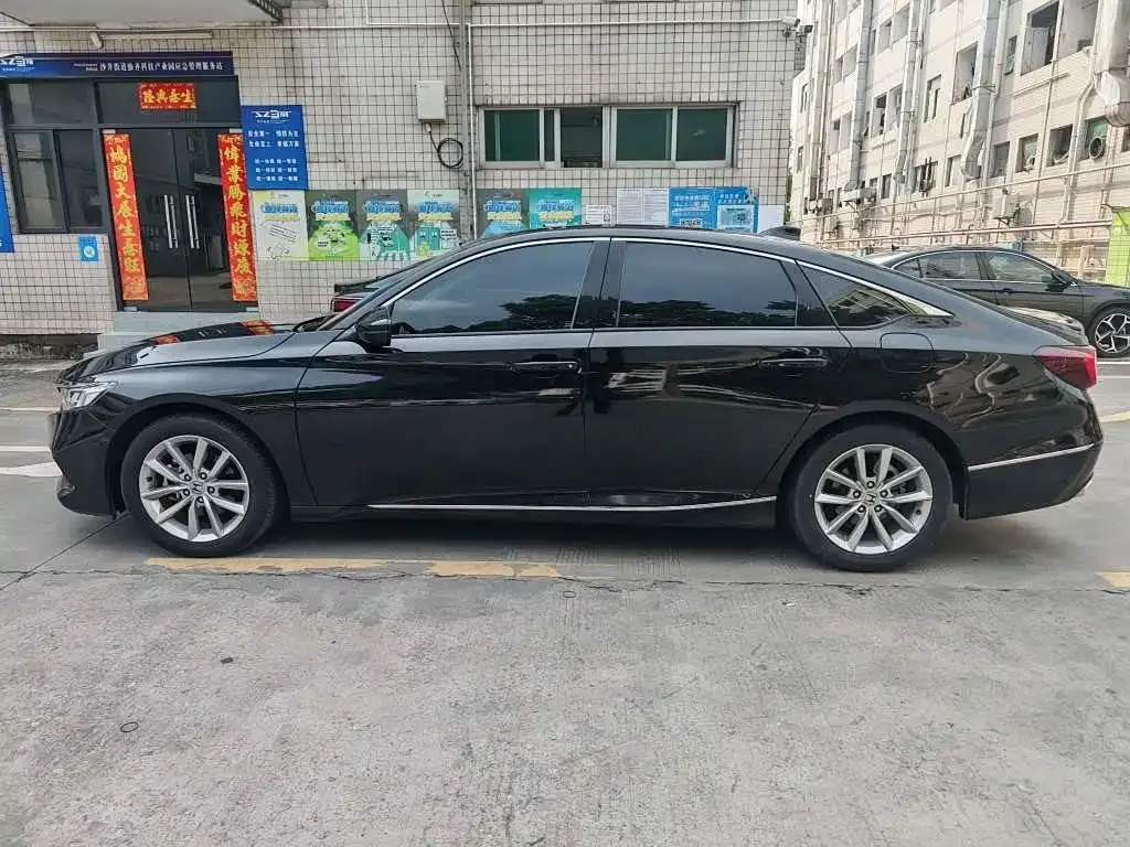 Honda Accord — фото 9