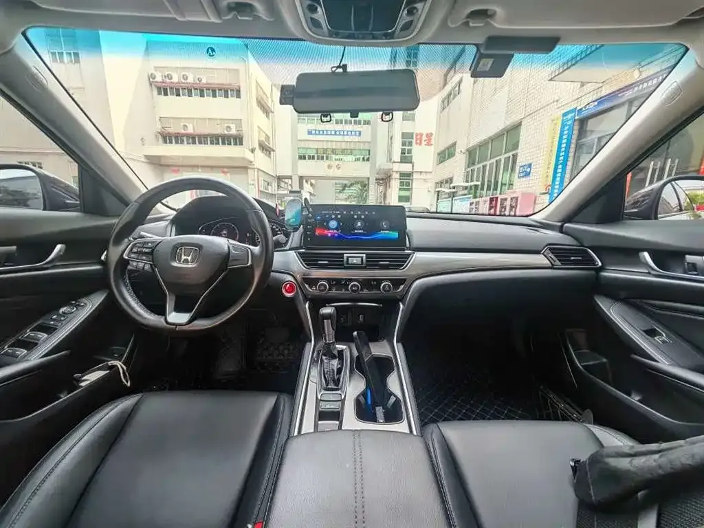 Honda Accord — фото 7