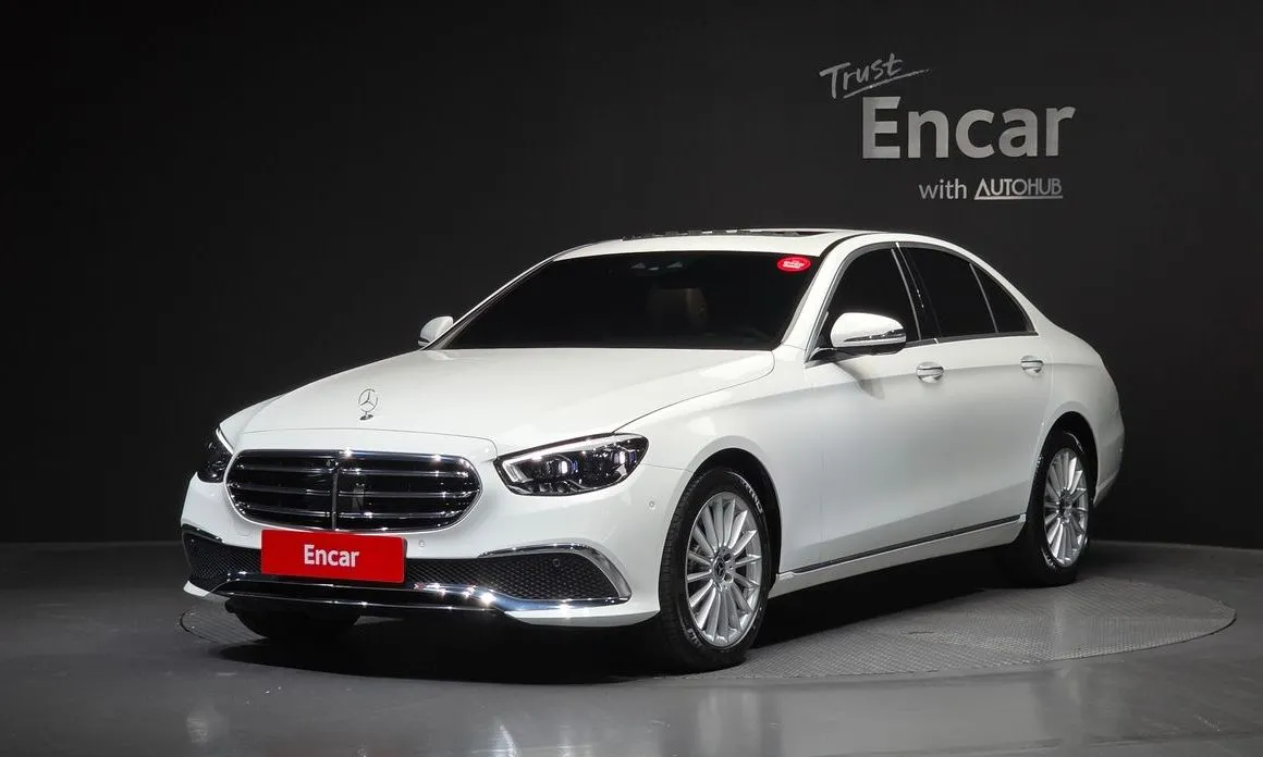 Mercedes-Benz E-Class — фото 1