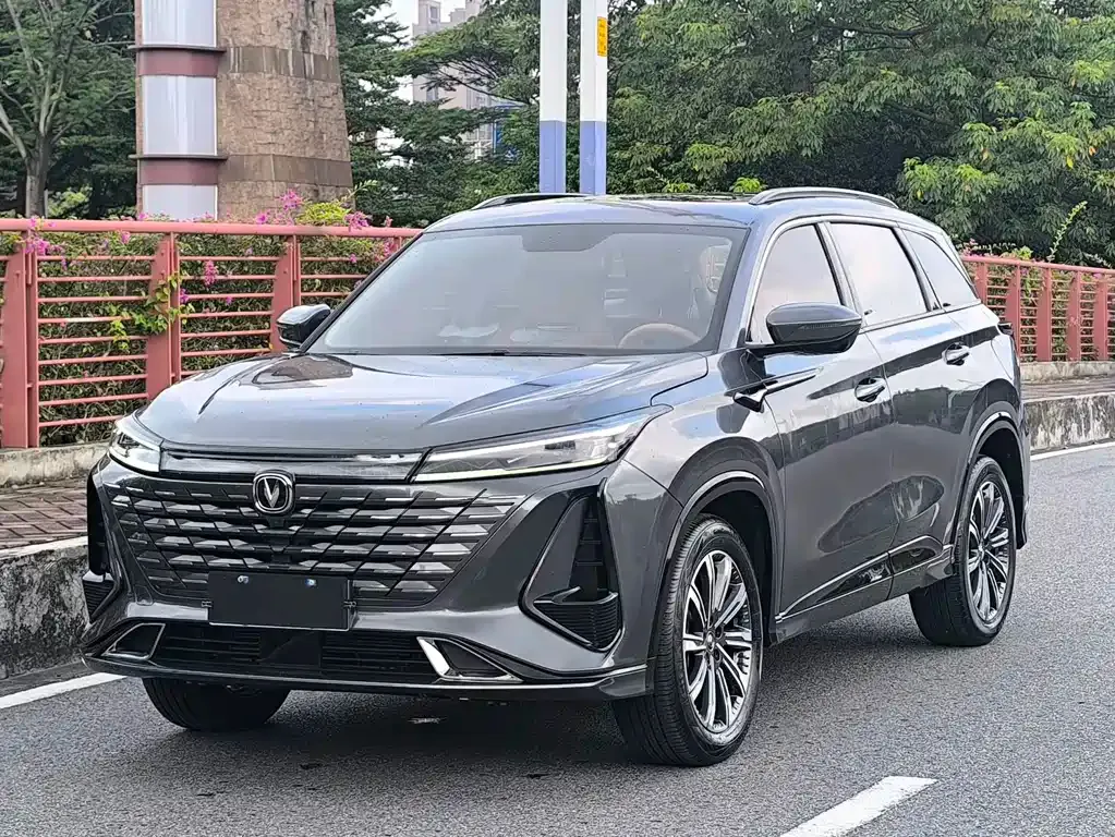 Changan CS75PLUS — фото 1