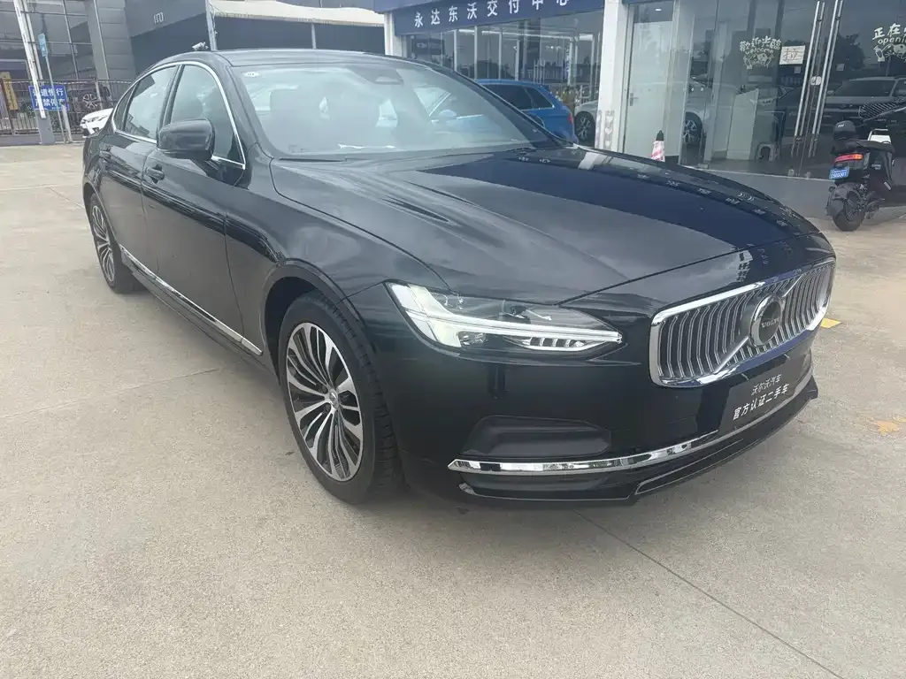 Volvo S90 — фото 1