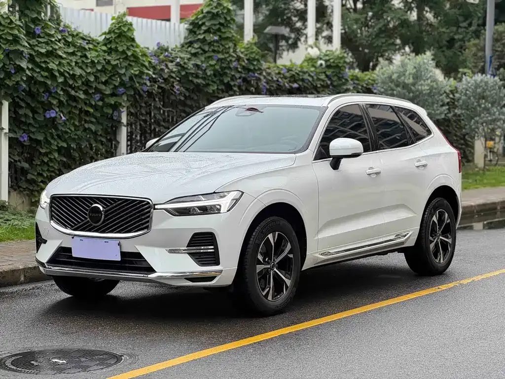 Volvo XC60 — фото 1