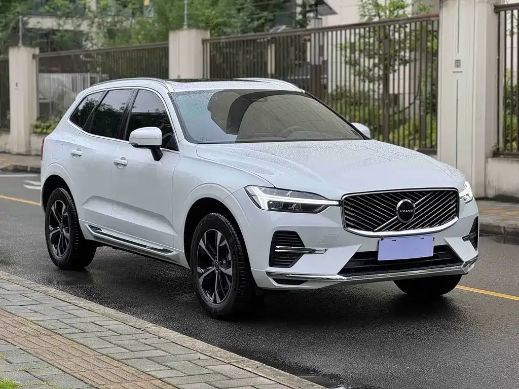 Volvo XC60 — фото 10