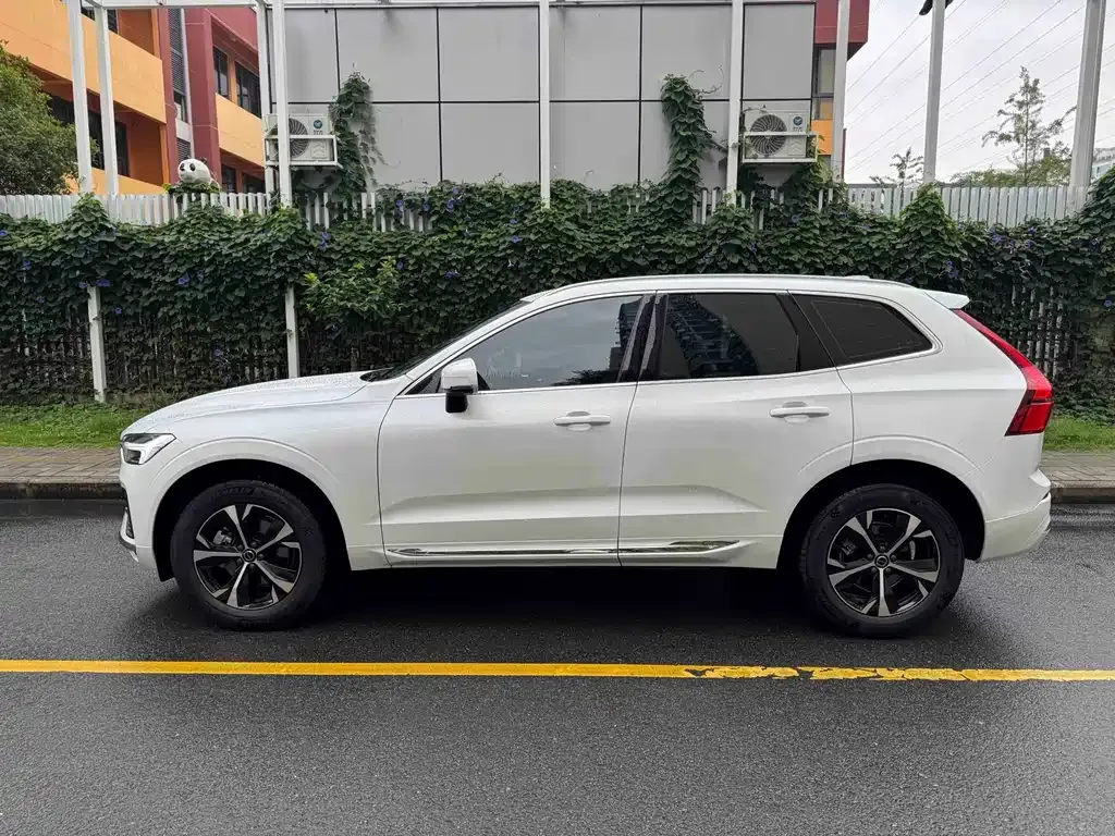 Volvo XC60 — фото 7
