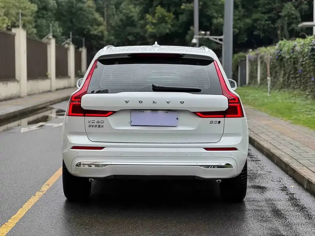 Volvo XC60 — фото 4