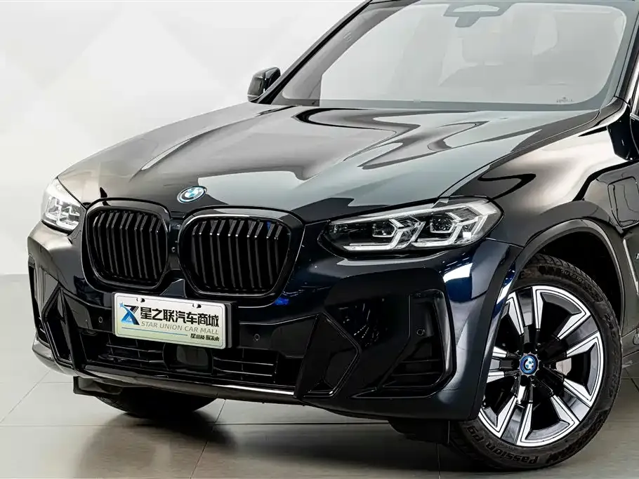 BMW iX3 — фото 10