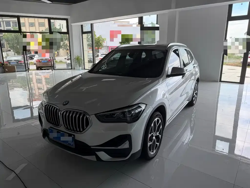 BMW X1 — фото 1