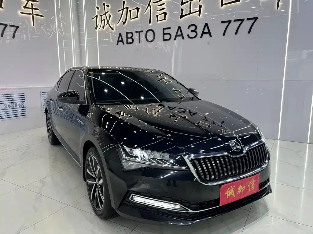 Skoda Superb — фото 5