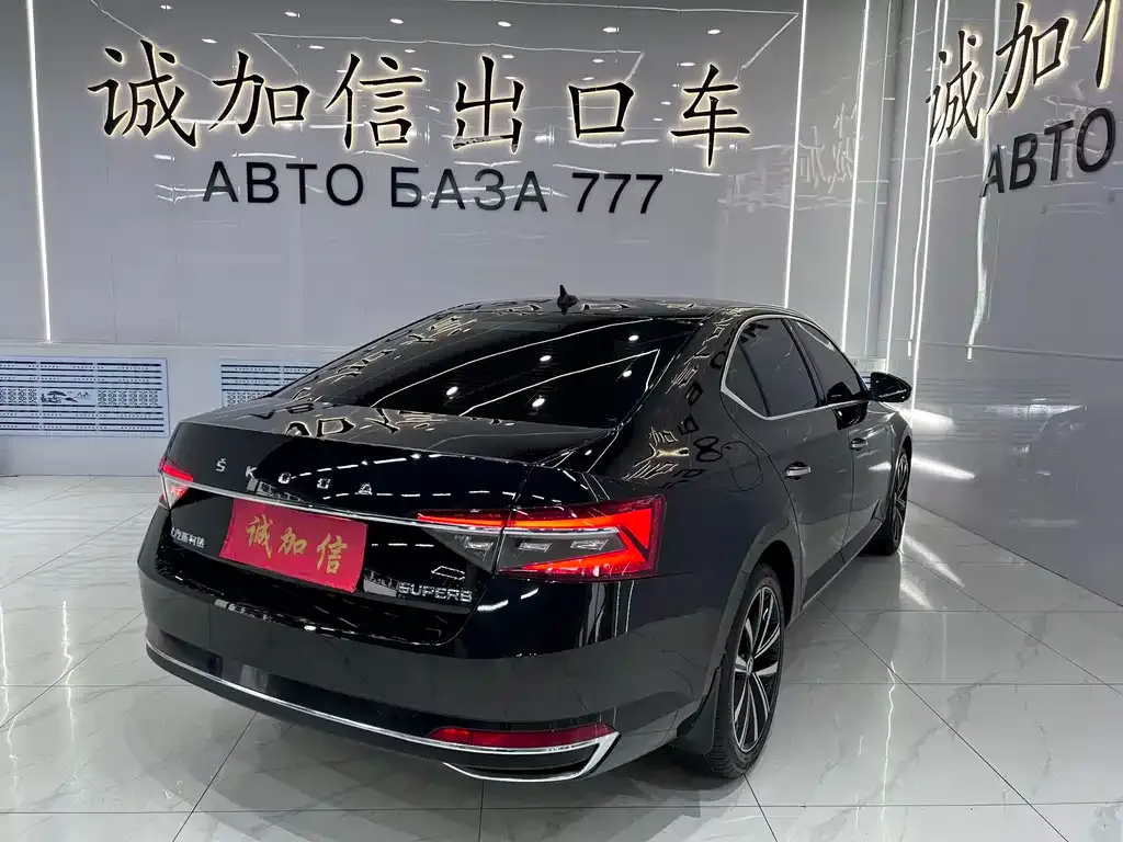 Skoda Superb — фото 9