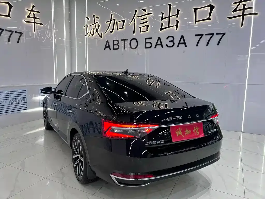 Skoda Superb — фото 3