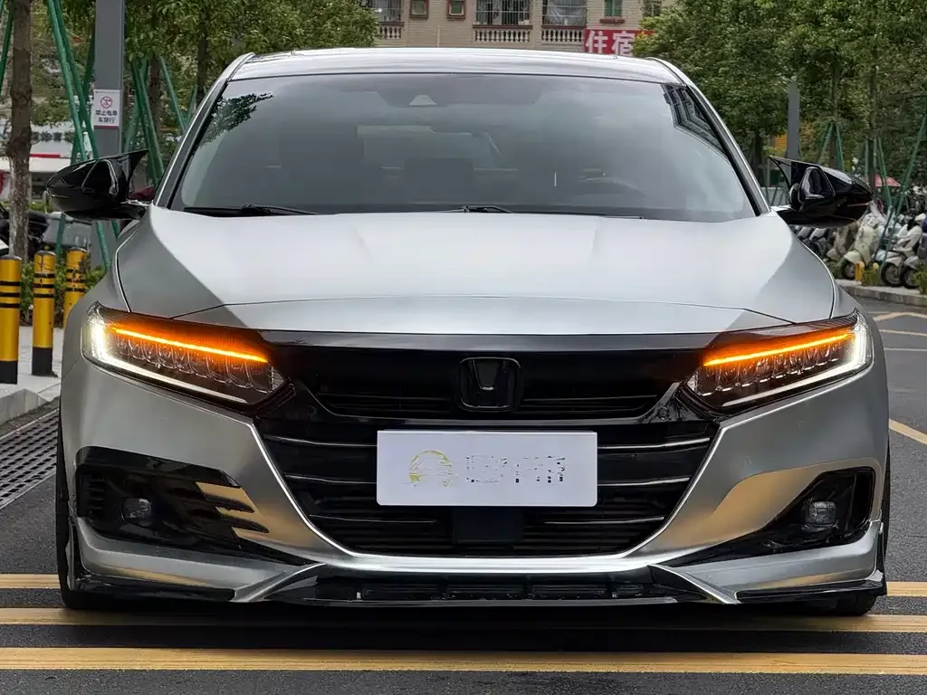 Honda Accord — фото 8