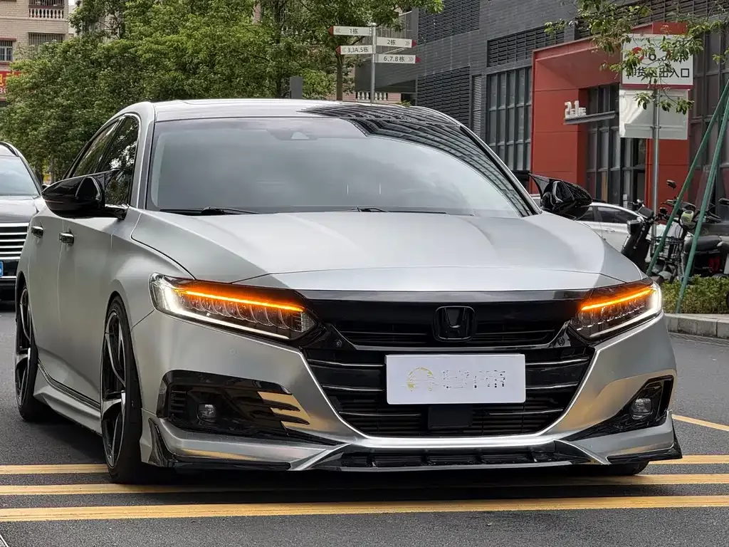 Honda Accord — фото 9