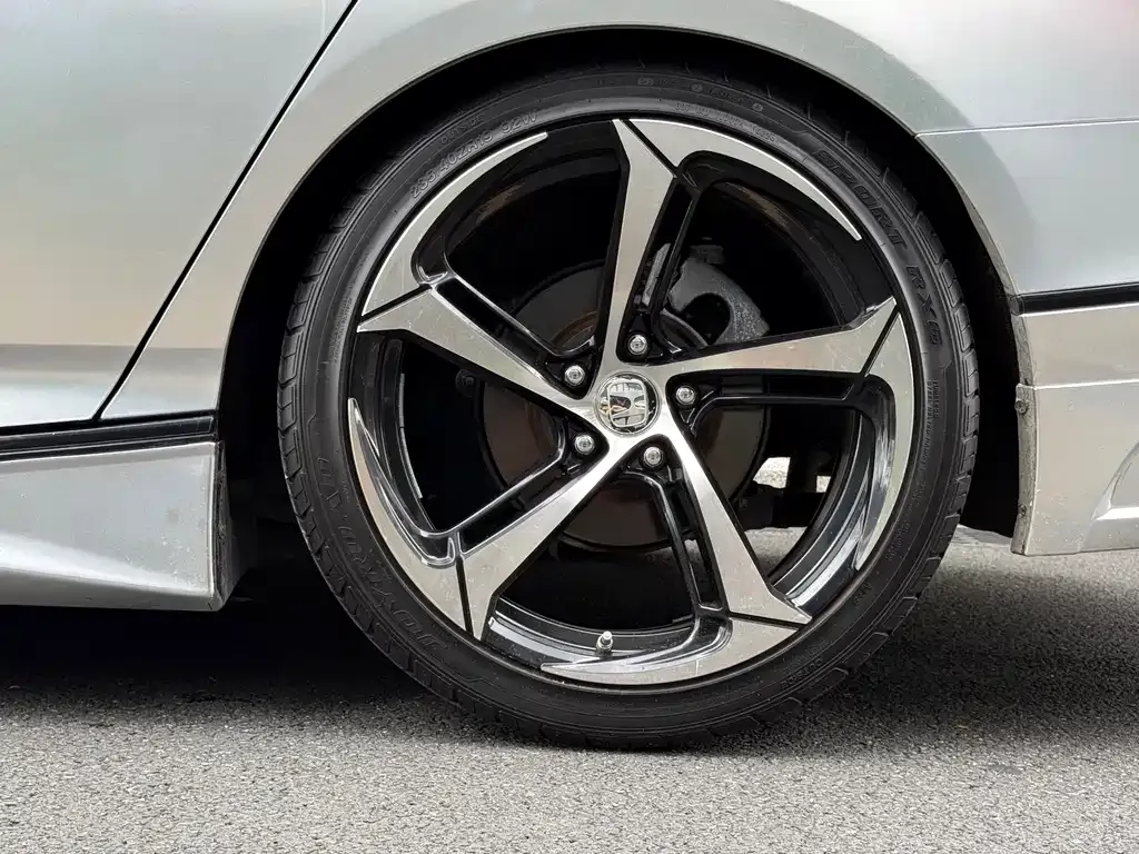 Honda Accord — фото 10