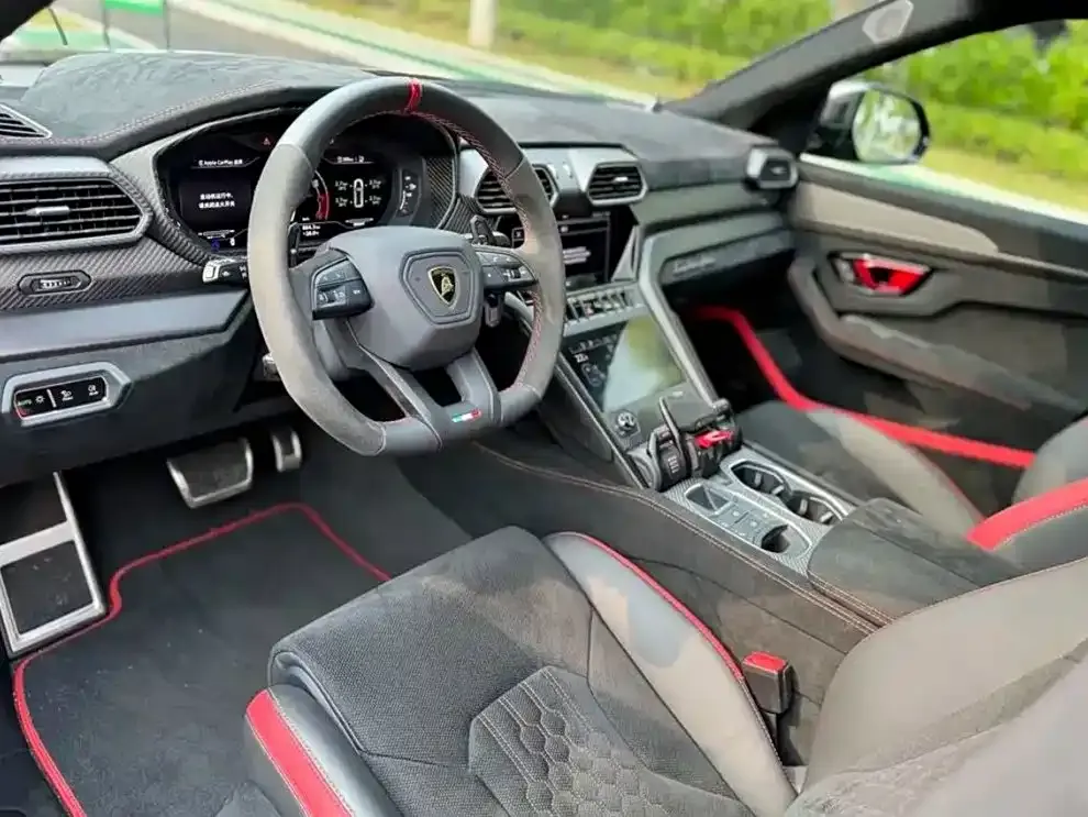 Lamborghini Urus — фото 7