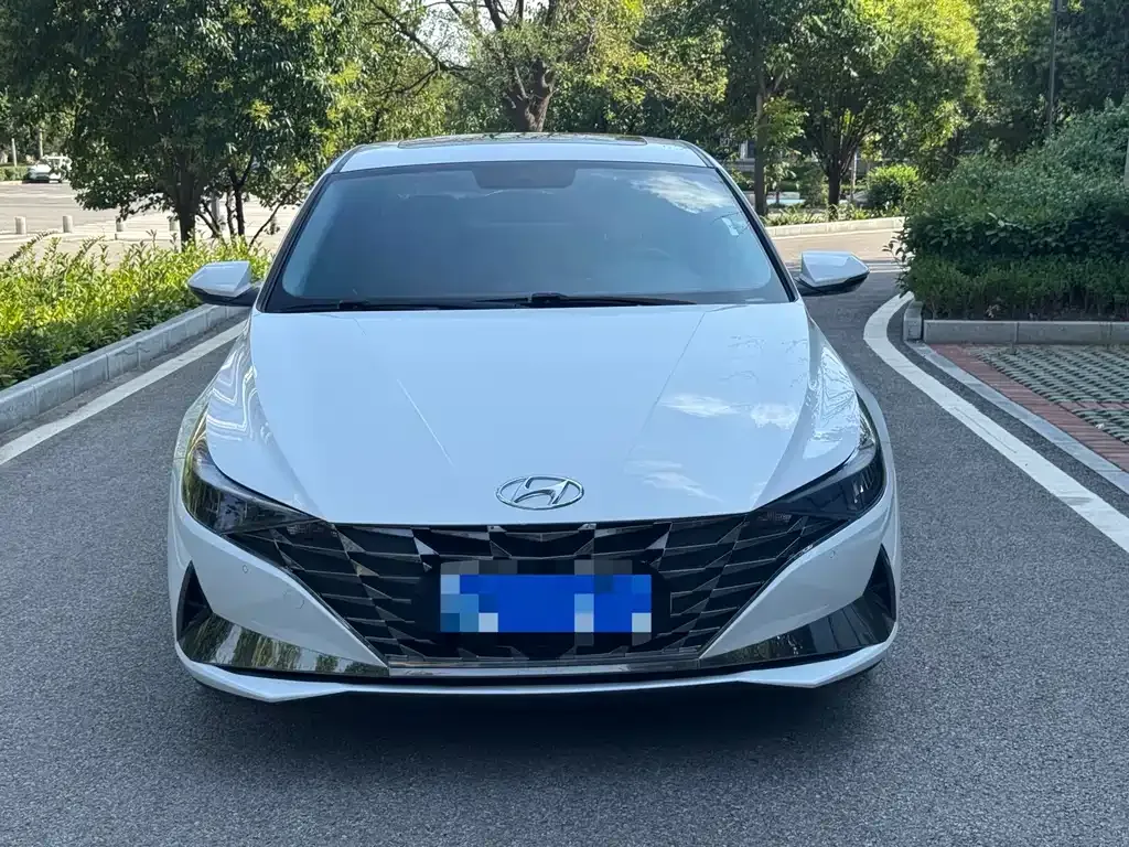 Hyundai Elantra — фото 10